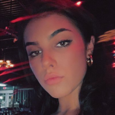 Mia78015283's profile picture. low quality original content//she:her//21