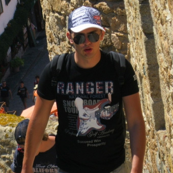 RamonMol_'s profile picture. Eigenaar 8internet.nl, Lijdt aan filmzucht, Kampioen met het 5e, Vakantieganger, Football Manager, Top Gear