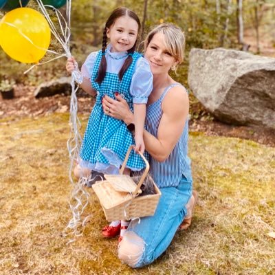 Cara_Iannazzi's profile picture. Mom, wife, fur babies, health, wellness, fitness, loving life