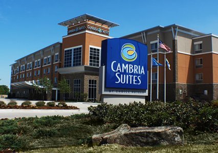 Beautiful, all suites boutique style hotel with a modern flair! Located near the airport, State Fair Park and just minutes away from Bricktown!