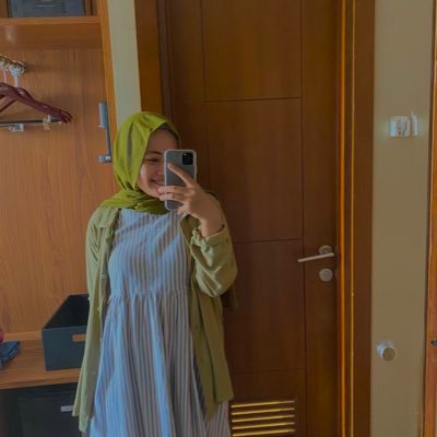 teshawrdn's profile picture. sleepy eyes, busy mind