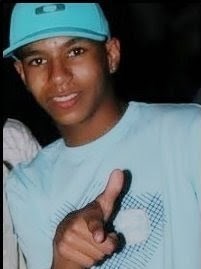 sou simplesmente o q todos querem ser haha