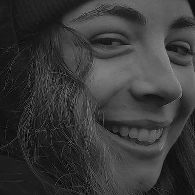 Future traductrice.
Master Recherche Études Anglophones, mémoire sur la traduction et l'intersectionnalité.