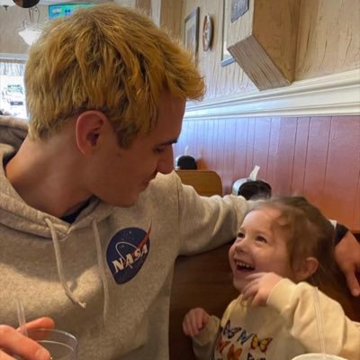 Victor_Yaksich's profile picture. Father and Sports Fan