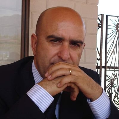 Ciao mi chiamo Andrea. Seguitemi e io vi seguo.