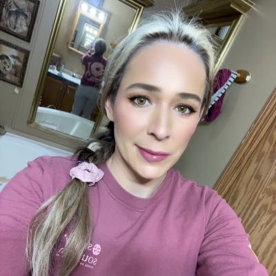 Barbsize42's profile picture. Nursing student and boy mom