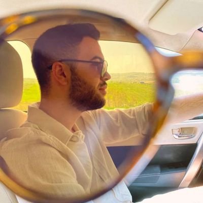 verilen öğütlerin en az bir kez tersini yaptığım için sonsuza dek sevdiğim mesleği 👨💻 yapmaktayım. Senior Software Developer
