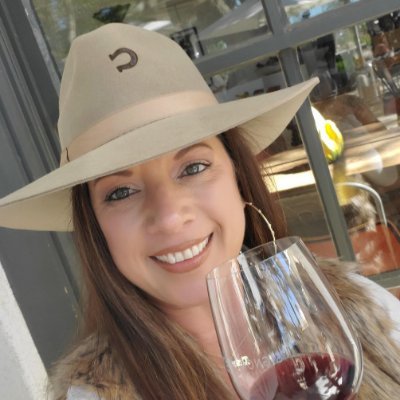 RightChica's profile picture. Loving wife, proud mommy, fierce protector of her family, God-fearing, conservative patriot