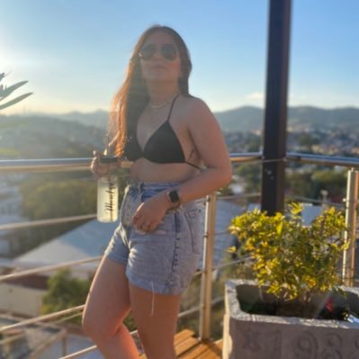 mon_tafolla's profile picture. sonriendo y disfrutando since 1995 amante de los unicornios            T   O    D   O   S      S   O   M   O   S     A   R   T   E ✨