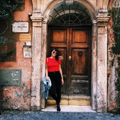 BeluGCH's profile picture. Diseñando zapatos...en proceso.