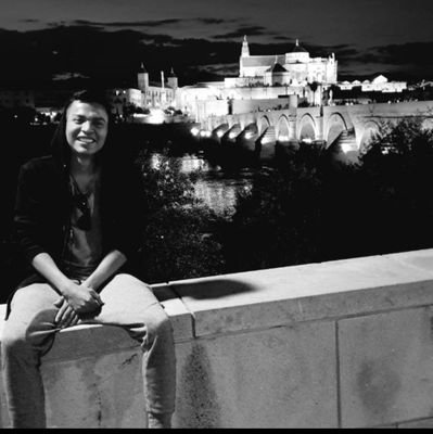 JorgeAlfredo97's profile picture. Lo que hoy es un gran sacrificio... terminará siendo uno de los mayores logros de tu vida. 
FYCO 📈 UCA📊