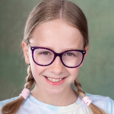 LetiMicroBlonde's profile picture. Petite blonde child actor and model, playing age 9-11.

Parent-managed account.  

Represented by BBM Young Performers ( @BBMTracey ).