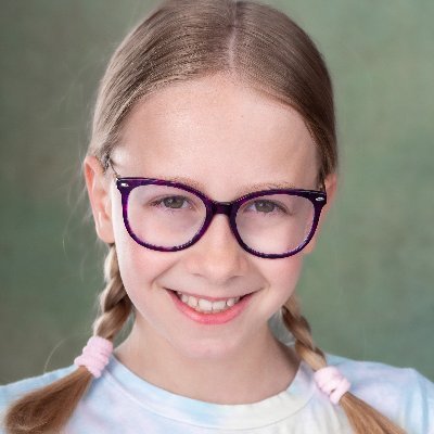 Petite blonde child actor and model, playing age 9-11.

Parent-managed account.  

Represented by BBM Young Performers ( @BBMTracey ).