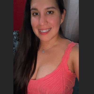 _makye's profile picture. I urge you to accept me as your ruler, I'm wearing pantaloons.