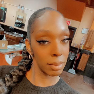 MoniqueLovett9's profile picture. 