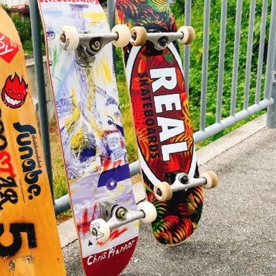 息子がスケボー始めたから自分も久々乗ったらどハマり🛹43歳のおじさんがどこまでできるのか…。色々ご指導ください!!目指せトレフリップw無言フォロー失礼します🙇♂️一緒に楽しみましょー٩(ˊᗜˋ*)و♪