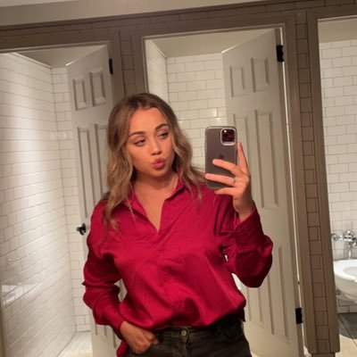 sophsmcb's profile picture. Grateful for where I’m at, Excited for where I’m going