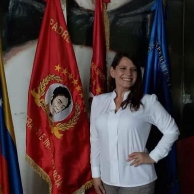 💜Mujer Joven
🌐Licenciada en Turismo
🧠💻🔥
Que vea el mundo cómo brilla la luz del pueblo de Simón Bolívar HRCF 🇻🇪