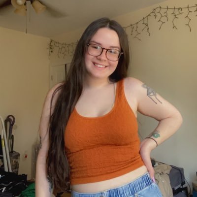 EarthTo_Sof's profile picture. the small package good things come in