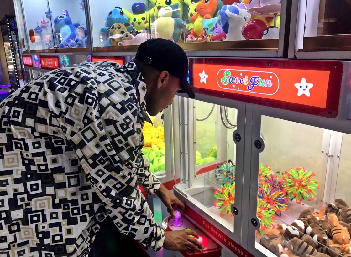 redjays's profile picture. Saving up for a stillsuit