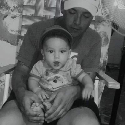 Papá de Valentin 👨🏻🍼
22 inviernos ❄
Canceriano 🦀