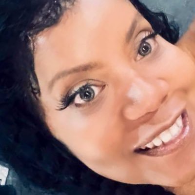 I’m Bella and you can see my show @ https://t.co/HgokuI0dnb. We interview indie artists globally. Check us out!