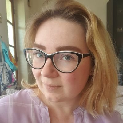 👦🏼👧🏼👧🏼Mama to 3 little lovelies
📚 Lover of books
📝Open Uni Student
