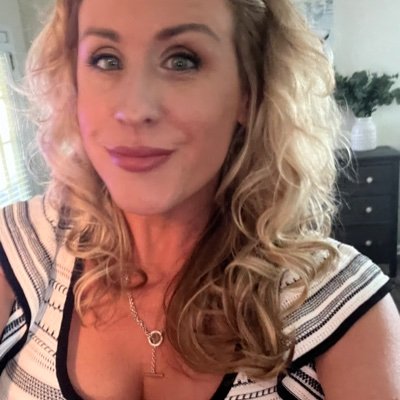 lbberry1211's profile picture. 