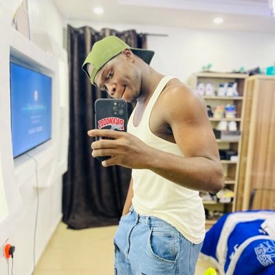 Cusoyreal's profile picture. Nothing better than life, but normally life no hard na you Dey find money   Lover of Thick Queen w or w/o chubs