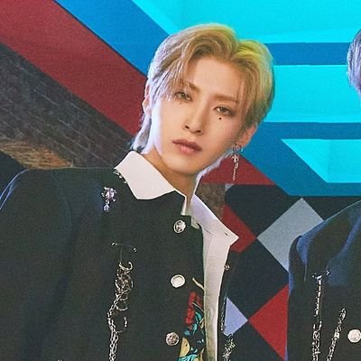 UNREAL SON DONGJU; 2000 — ONEUS's youngest bro who is group's stylist with cuteness off stage and charismatic on stage. here is XION!