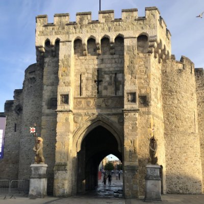 Southampton History students public outreach 2022. Aiming to educate young students and their carers on the history and culture surrounding the Town Walls.