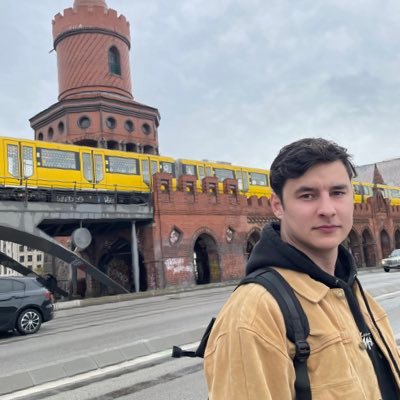 spoluzakladatel projektu https://t.co/FstK9wP6zU. Společně s klienty dáváme hezký obal na vše co je důležité.