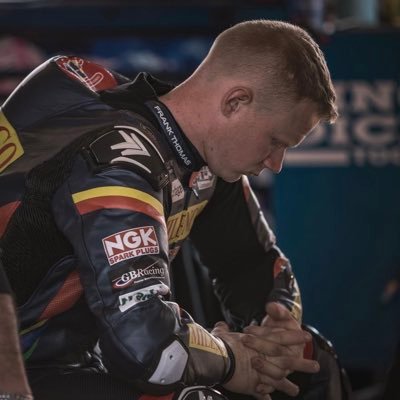 Racing for lee hardy racing in the 2021 Superstock Championship