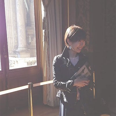 desmeles_'s profile picture. パリひとり暮らし│在仏15年ちょっと 💎 ワーホリ渡仏 ➜ 会社員 ➜ 個人事業主 💎 このアカウントではバレエ/ダンス鑑賞とフランス生活について投稿しています。