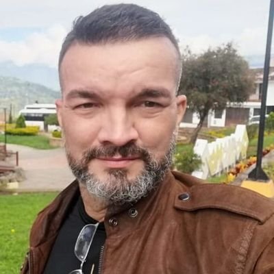 LESCAM07's profile picture. Ingeniero Electrónico SENIOR en Telecomunicaciones. Emprendedor de una empresa multidisciplinaria de ingeniería y manufactura. COLOMBO-VENEZOLANO