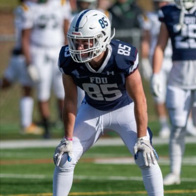 6’2 200 pound WR for Fairleigh Dickinson University 2024