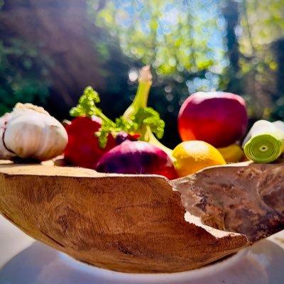 Leidenschaftlicher Koch, für vegan oder vegetarische Küche .
Natur Liebhaber .
