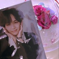 🍊 (@gloss_d_crown) Twitter profile photo