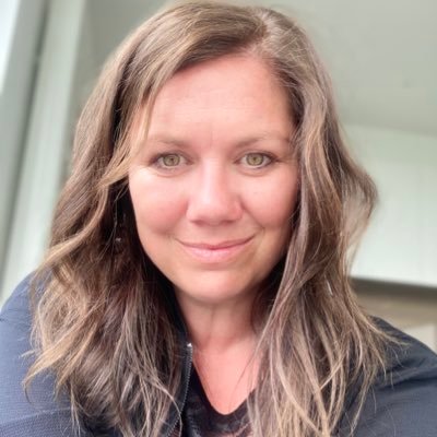 katja_bru's profile picture. even chaotisch als mijn krullen / metal girl / positivo / la vita è bella / wanderlust / 🖤 nature / rosé svp / always keep dancing / #smoefelgat / #teamkrullen