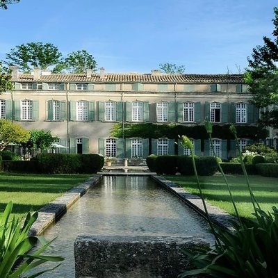 Situé à #Sorgues, le #jardin a reçu le label « Jardin remarquable » du ministère de la Culture. #Nature, #culture, #éducation 🌿🌸🌼