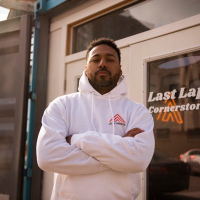 Bi-Racial • Runner • Owner of @LastLapCornerstore (Running Specialty Shop) • Cofounder of @7onSundays Run Crew • Cohost on @TheRunnersClubPodcast (IG)