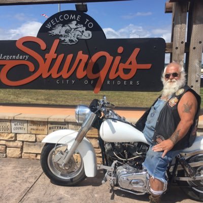 EddieBr14398372's profile picture. Hairy old man