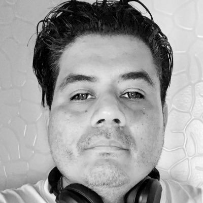 Desarrollador de Aplicaciones Profesional FullStack.
Aprendiz de bajo eléctrico y amante de la música en Ultra HD.