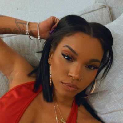 OGtayleee's profile picture. Wanderer. ✨ | Graphic Designer & Animator | #DMSL 4L | #AJD