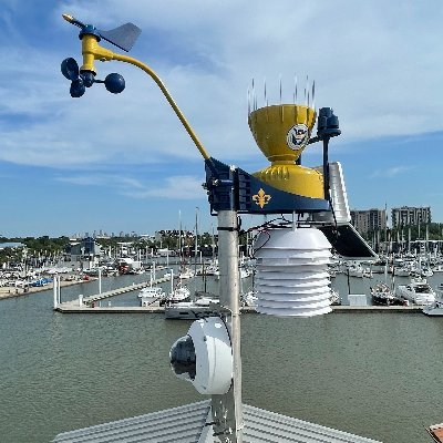 Providing real-time weather data for the Municipal Yacht Harbor and surrounding communities.