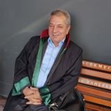 Avukat, yazar, dergi yöneticisi, cahil kıran, heccav.