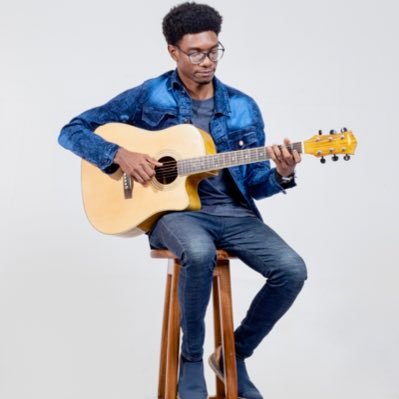 Digital Executive @nextmediaug |Singer|Songwriter|Guitarist 🎸|YouTuber|