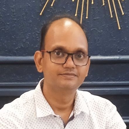 अजीब सी ही बात है-कांच पर पारा चढ़ा दो तो आइना बन जाता है और किसी को आइना दिखा दो तो उसका पारा चढ़ जाता है !