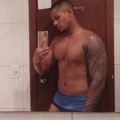 kadinhoes's profile picture. Apenas um rapaz latino americano e sem dinheiro no banco, sem parentes importantes e vindo da cidade mesmo...