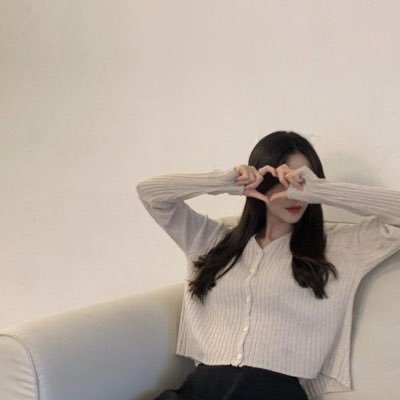 lvmh_1025's profile picture. 